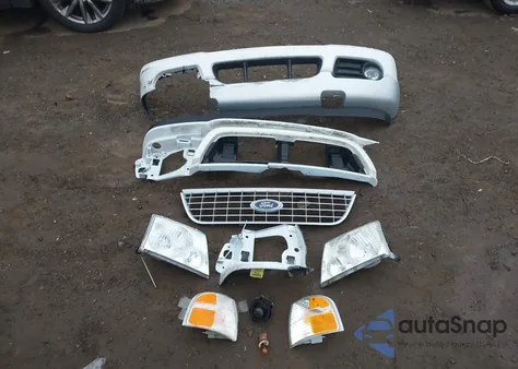 2002 Ford Explorer Limited z USA, uszkodzony, nr VIN 1FMZU75W92ZB97925